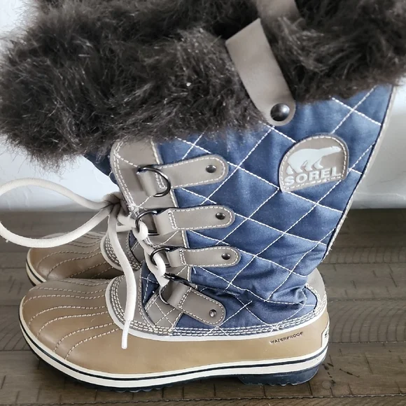 Sorel Fur-Lined Winter Boots - Picture 3 of 7